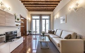 Ca' Del Monastero 1 Collection Apt For 4 Guests With Balcony And Lift
